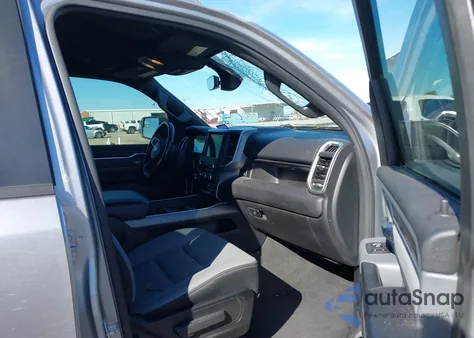 2021 Ram 1500 Big Horn 4X2 6'4 Box из США, поврежденный, VIN 1C6RREBT4MN628581